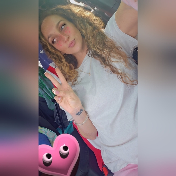 Meet your Posher, Jennifer - Picture 4 of 7